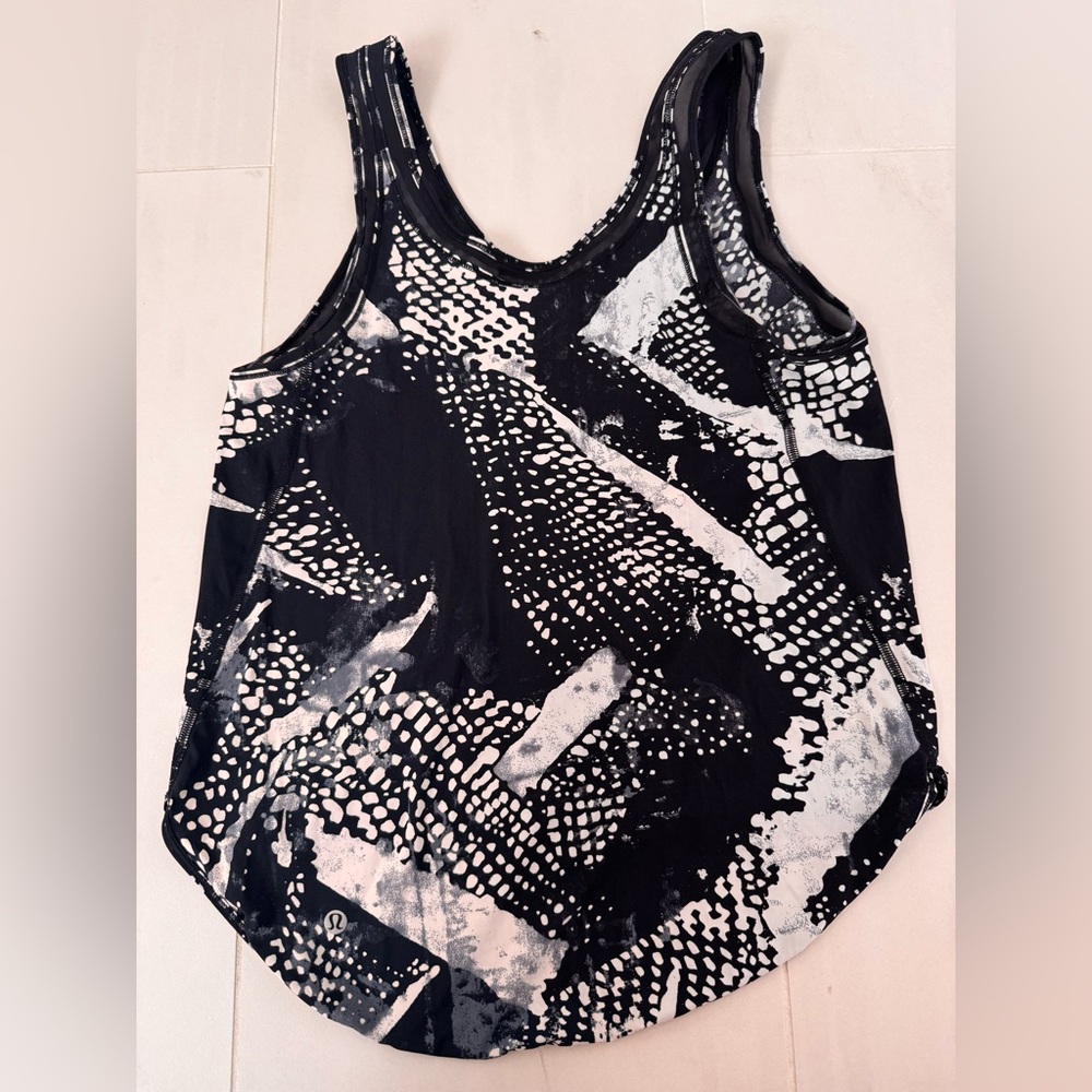 Lululemon tank top size small